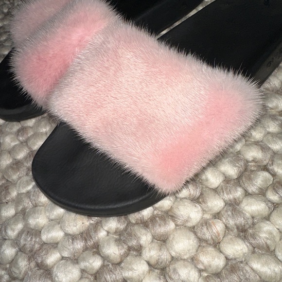 Givenchy real Mink fur slides. Perfect condition - Picture 3 of 8